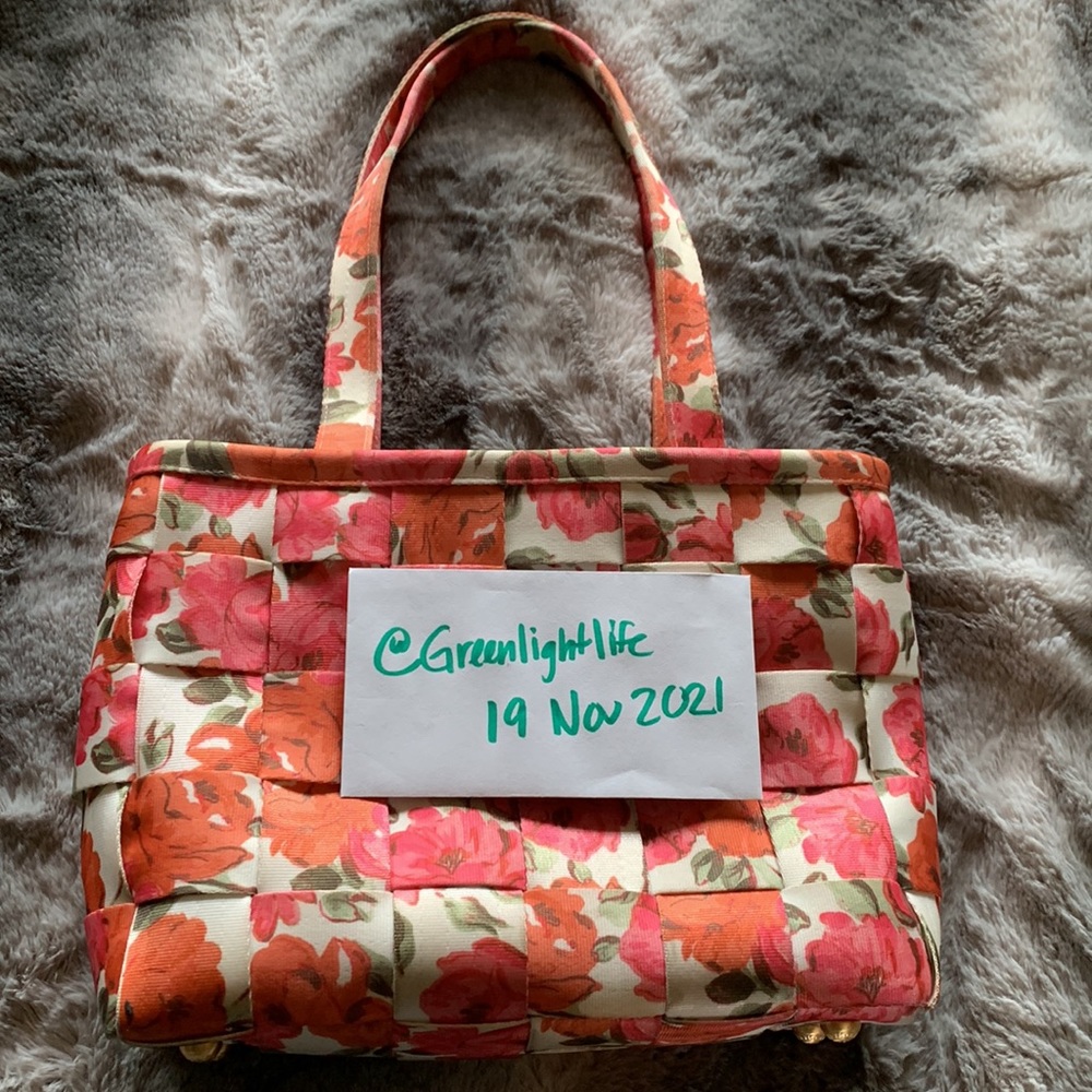 Harveys Betty Rose Large Tote - Picture 15 of 15